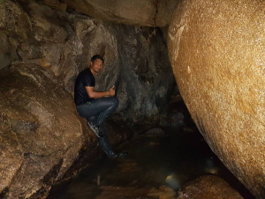 Gua Batu Maloi (1)