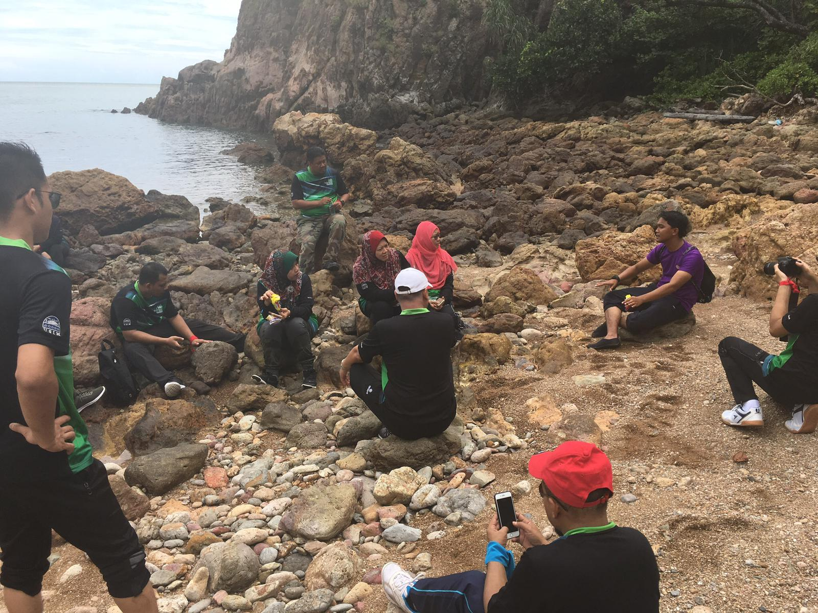 Pulau Mawar Hike (3)